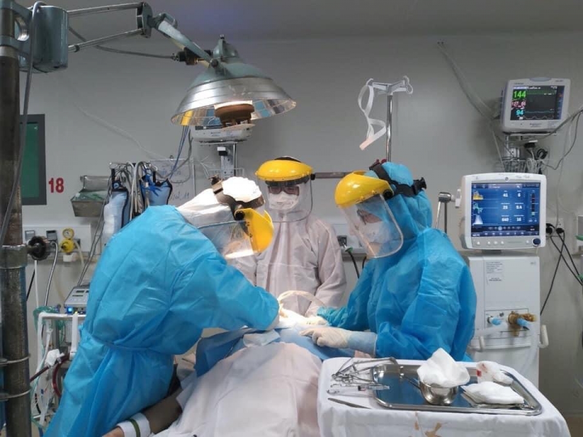 HCM City sets up two more field hospitals to receive COVID-19 patients